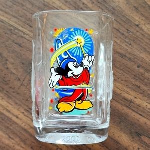 𝅺WALT Disney Mickey Mouse 2000 McDonald's glass